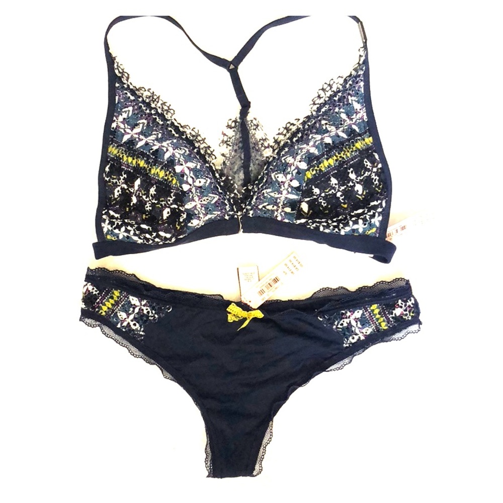 NWT!!! $35 set!! Victoria Secret!!
